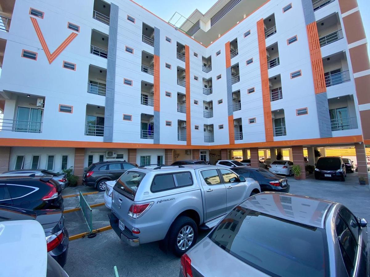 V at Bangsaen Hotel Eksteriør billede